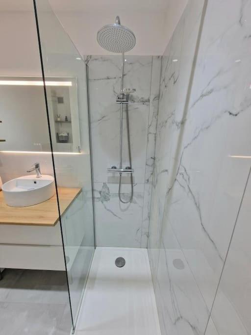 Appartement Cosy A 5 Min Des Plages อิแยร์ ภายนอก รูปภาพ