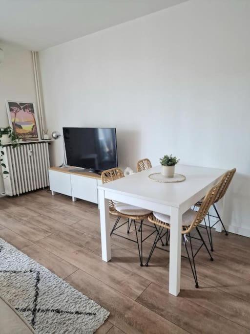 Appartement Cosy A 5 Min Des Plages อิแยร์ ภายนอก รูปภาพ